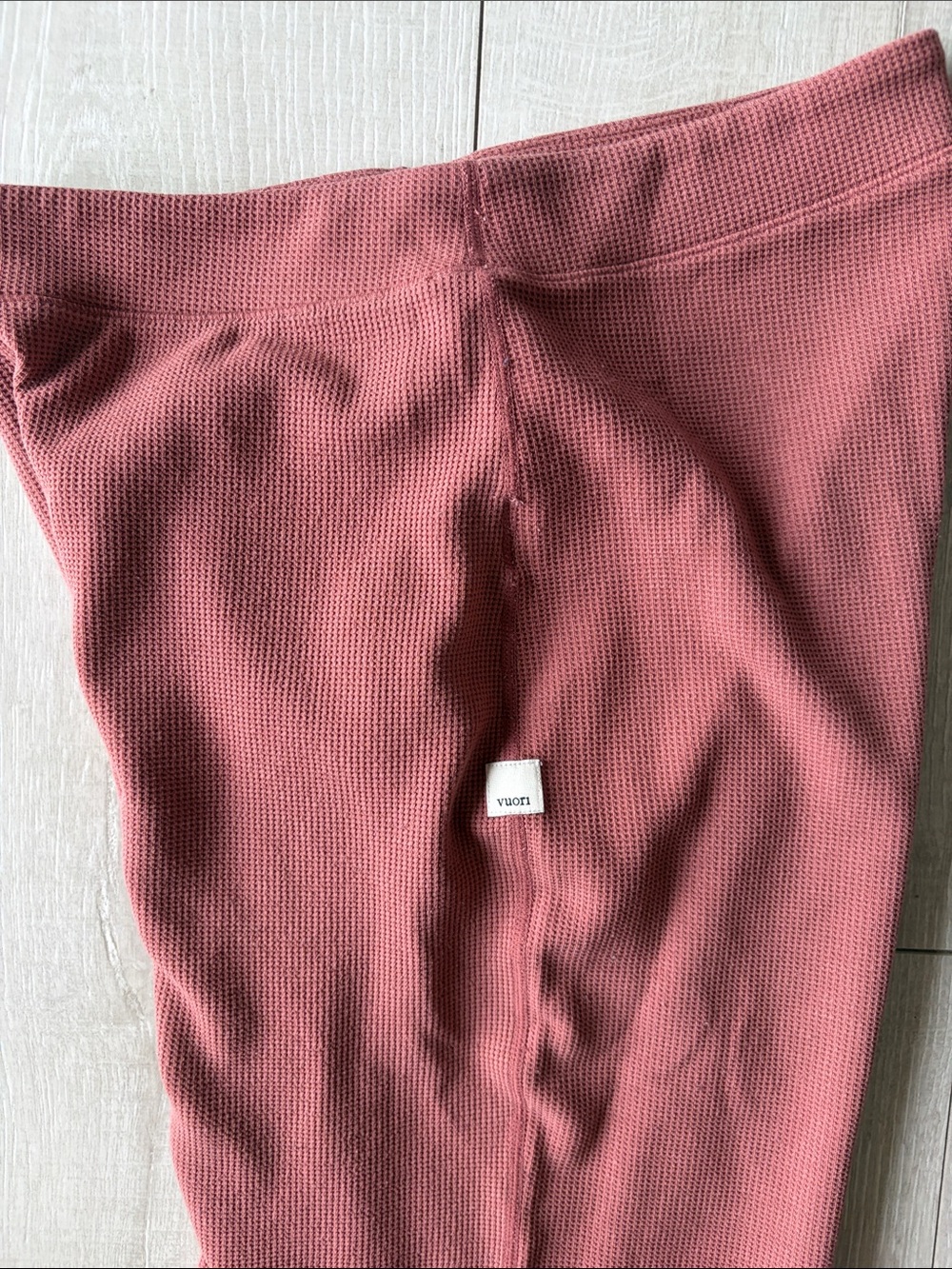 VUORI ROSE COLOR WAFFLE WEAVE SZ SMALL LOOSE FIT CASUAL PANT